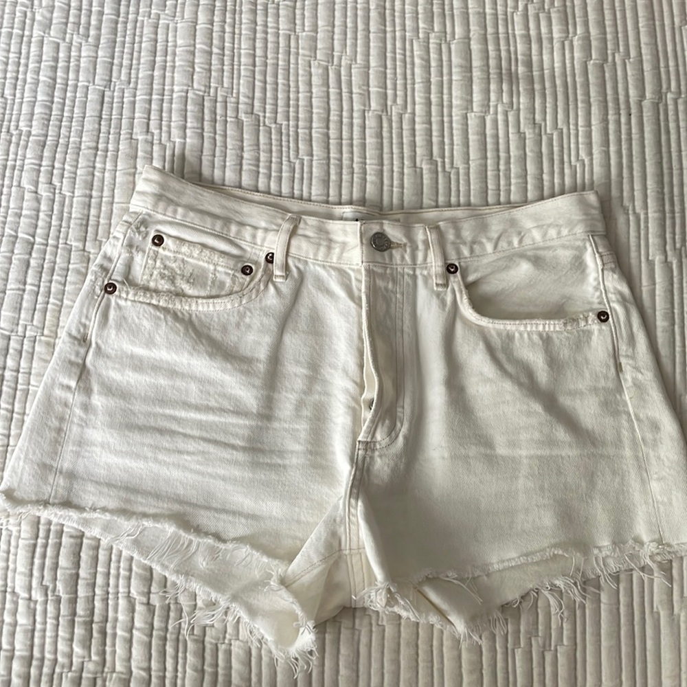White denim AGOLDE short